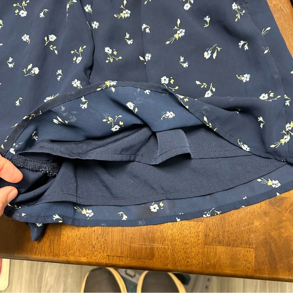 Hollister Floral Navy Blue Romper Size S - Picture 8 of 16